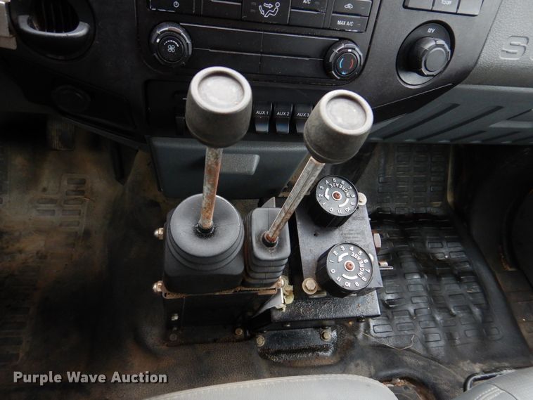 image for item DH8130 2012 Ford F550 Super Duty XL  Crew Cab flatbed truck