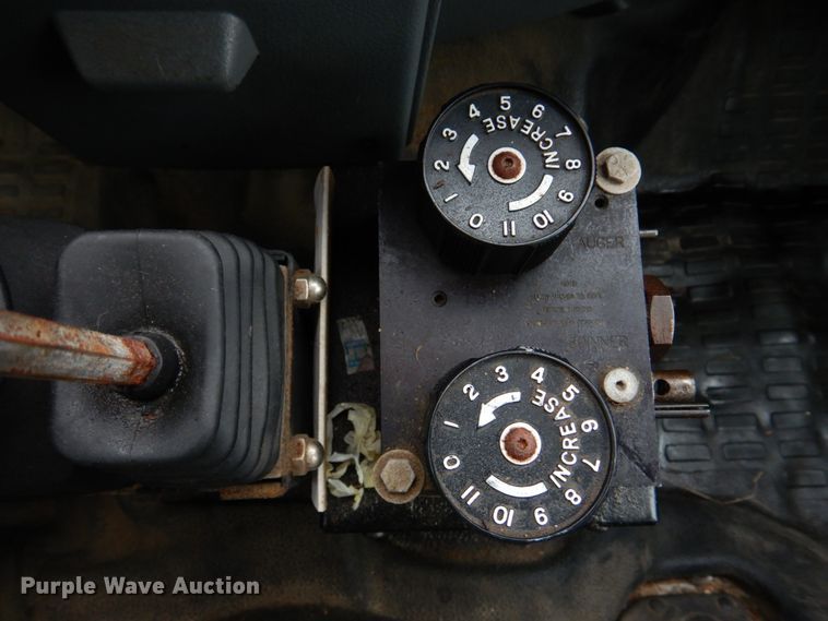 image for item DH8130 2012 Ford F550 Super Duty XL  Crew Cab flatbed truck