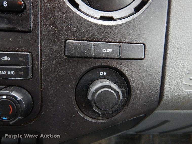 image for item DH8130 2012 Ford F550 Super Duty XL  Crew Cab flatbed truck