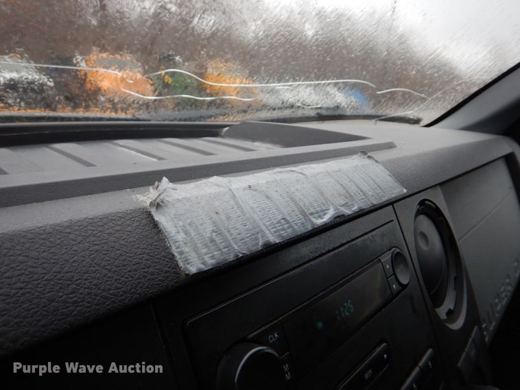 image for item DH8130 2012 Ford F550 Super Duty XL  Crew Cab flatbed truck