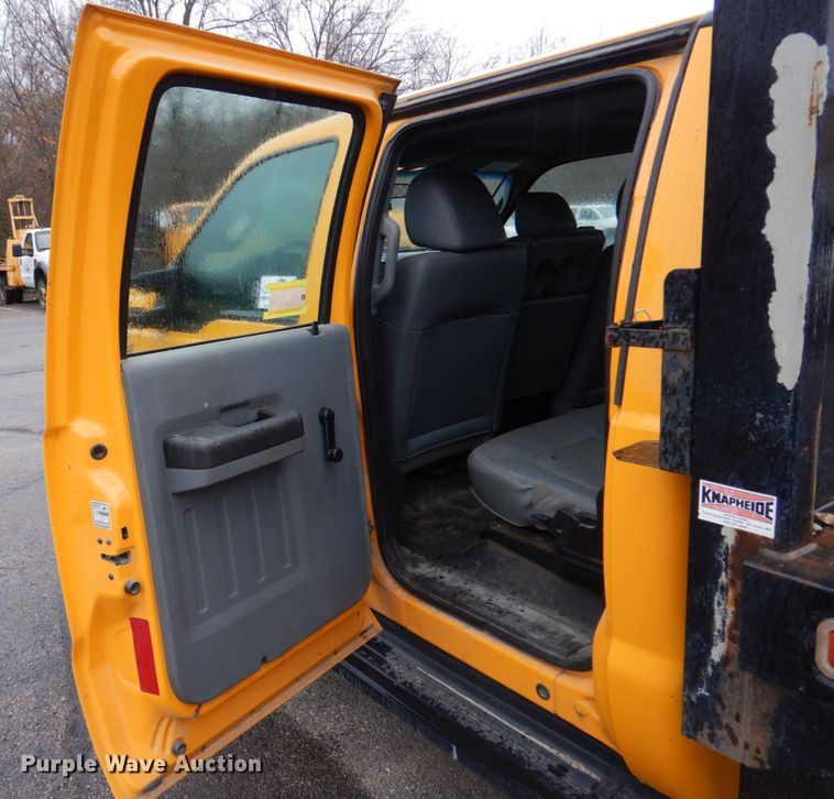 image for item DH8130 2012 Ford F550 Super Duty XL  Crew Cab flatbed truck