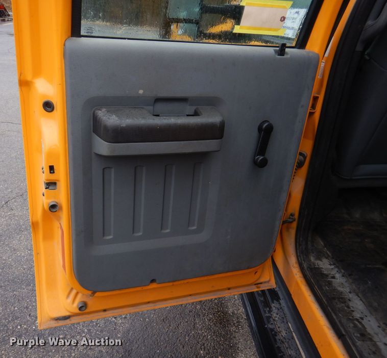 image for item DH8130 2012 Ford F550 Super Duty XL  Crew Cab flatbed truck