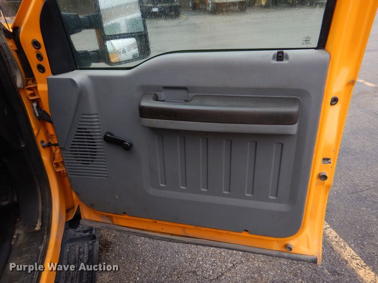 image for item DH8130 2012 Ford F550 Super Duty XL  Crew Cab flatbed truck