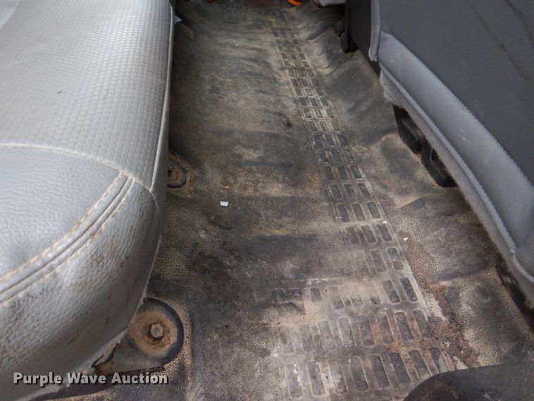 image for item DH8130 2012 Ford F550 Super Duty XL  Crew Cab flatbed truck