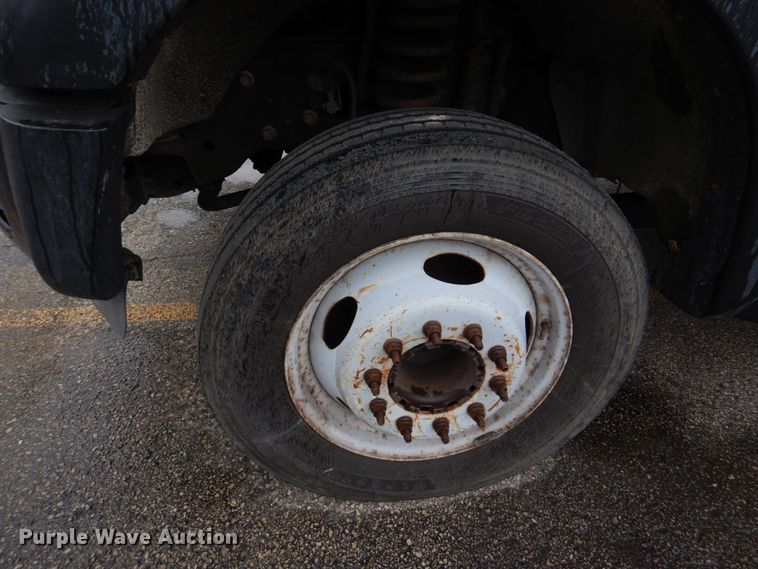 image for item DH8130 2012 Ford F550 Super Duty XL  Crew Cab flatbed truck