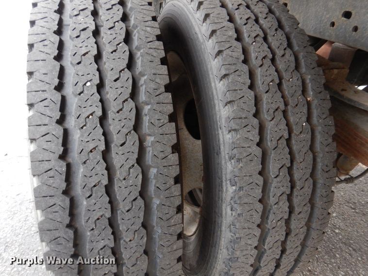 image for item DH8130 2012 Ford F550 Super Duty XL  Crew Cab flatbed truck