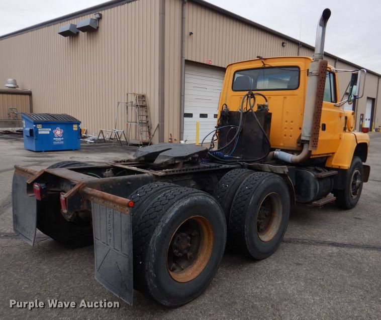 image for item DH8131 1992 Ford L9000  semi truck