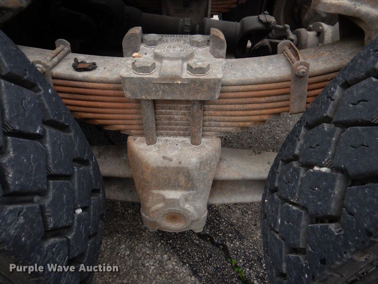 image for item DH8131 1992 Ford L9000  semi truck