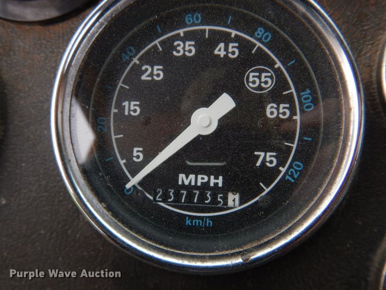 image for item DH8131 1992 Ford L9000  semi truck