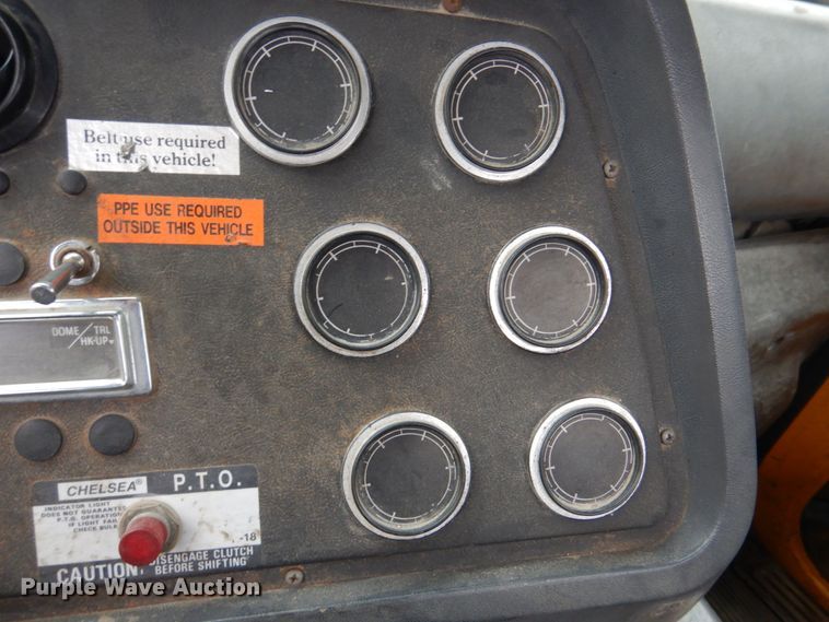 image for item DH8131 1992 Ford L9000  semi truck