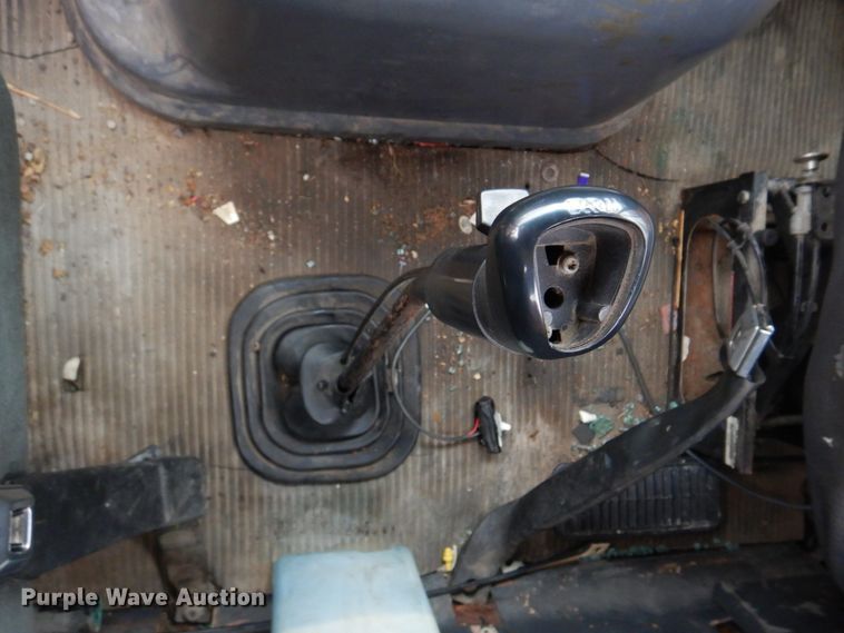 image for item DH8131 1992 Ford L9000  semi truck