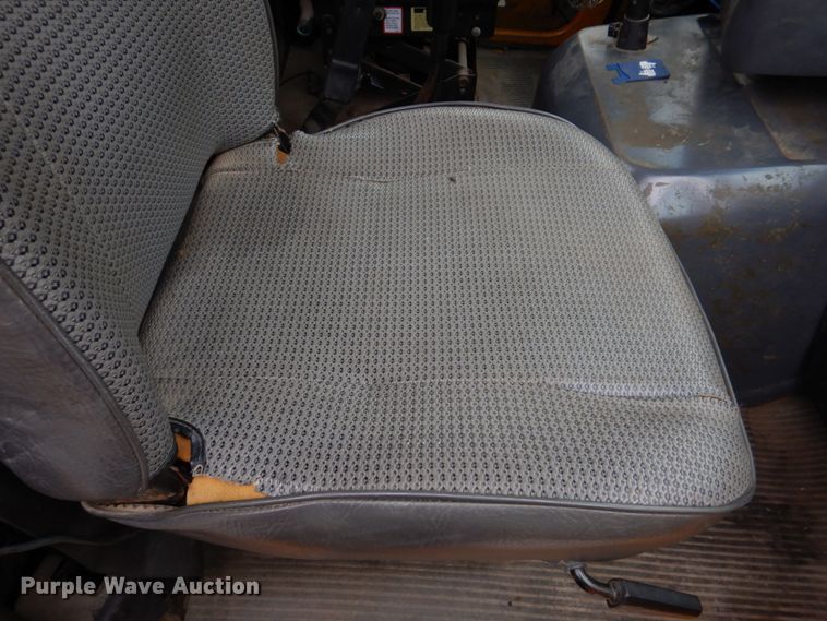 image for item DH8131 1992 Ford L9000  semi truck