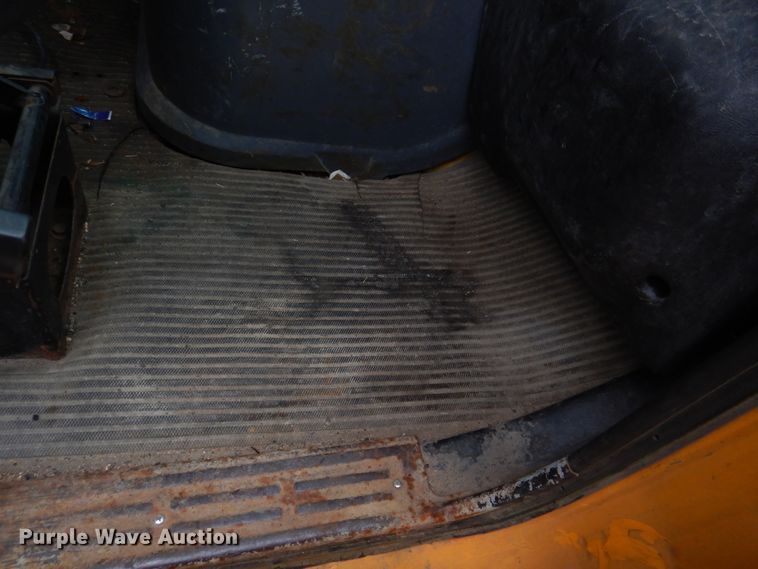 image for item DH8131 1992 Ford L9000  semi truck