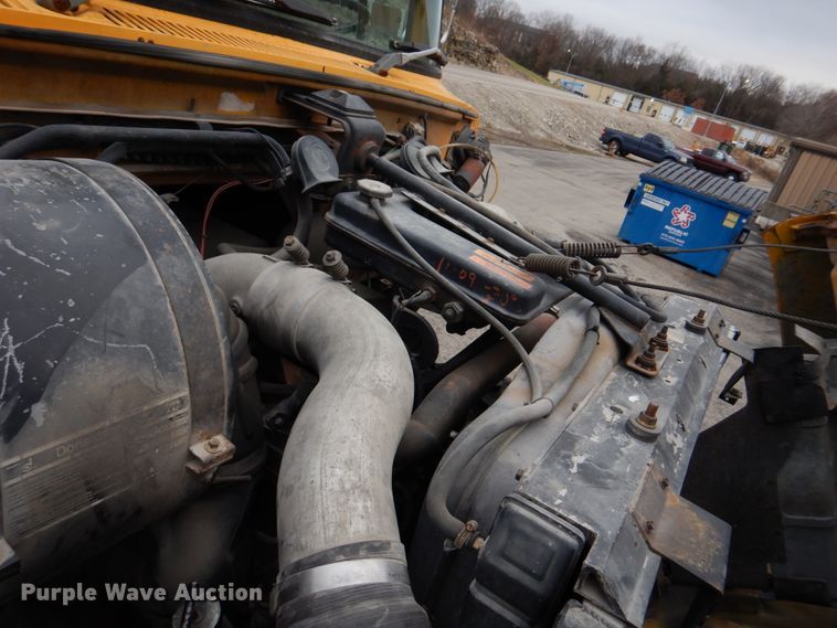 image for item DH8131 1992 Ford L9000  semi truck