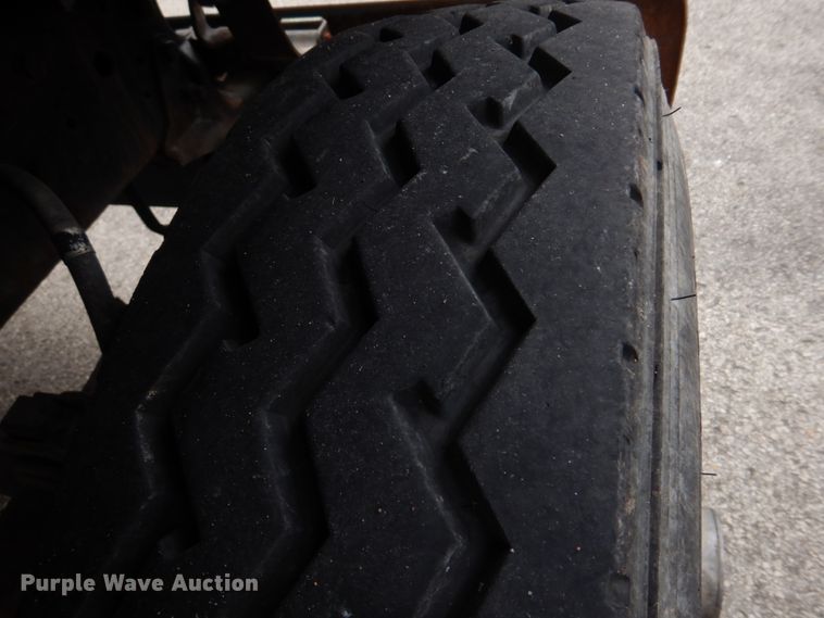 image for item DH8131 1992 Ford L9000  semi truck