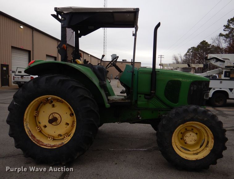 image for item DH8133 2002 John Deere 6420  MFWD tractor