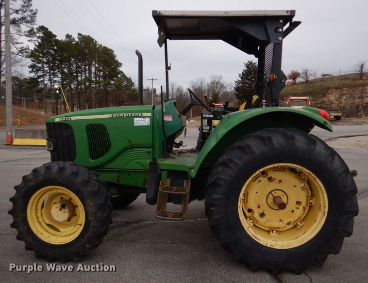 image for item DH8133 2002 John Deere 6420  MFWD tractor
