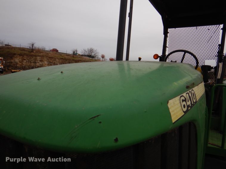 image for item DH8133 2002 John Deere 6420  MFWD tractor