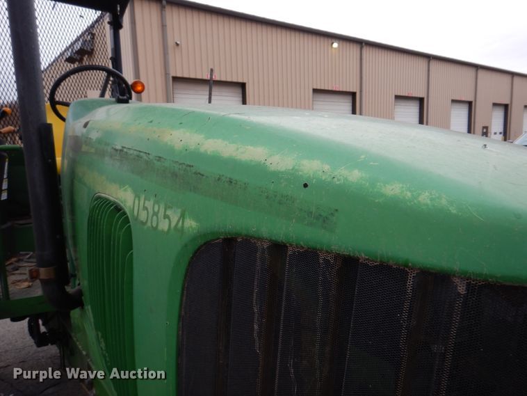 image for item DH8133 2002 John Deere 6420  MFWD tractor