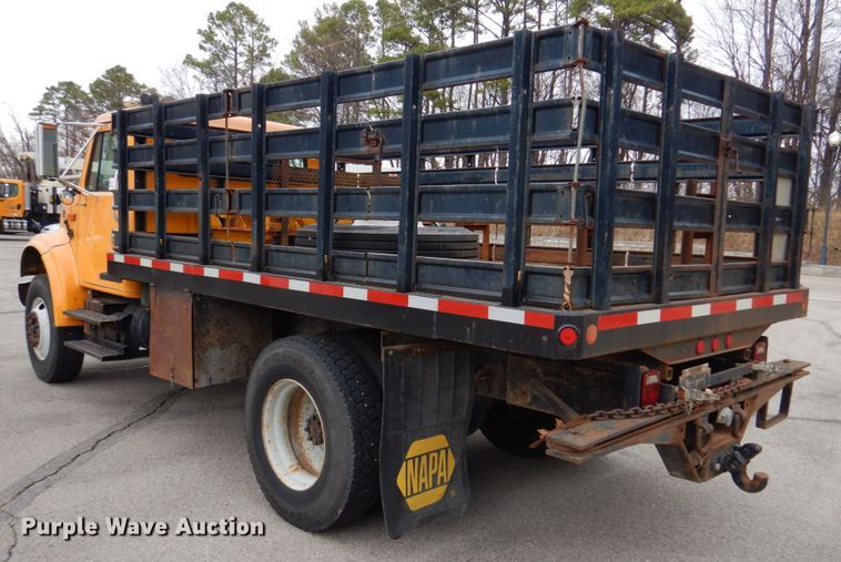 image for item DH8134 2001 International 4900  flatbed truck
