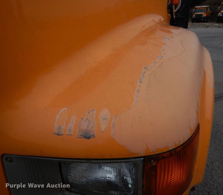 image for item DH8134 2001 International 4900  flatbed truck