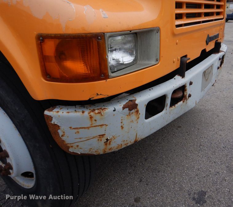 image for item DH8134 2001 International 4900  flatbed truck