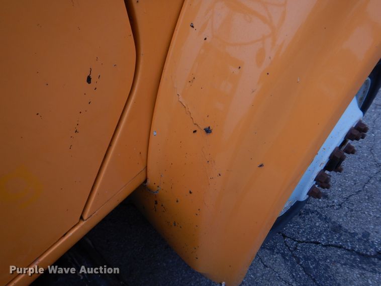 image for item DH8134 2001 International 4900  flatbed truck