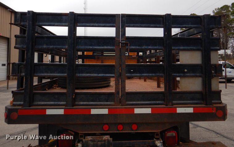 image for item DH8134 2001 International 4900  flatbed truck