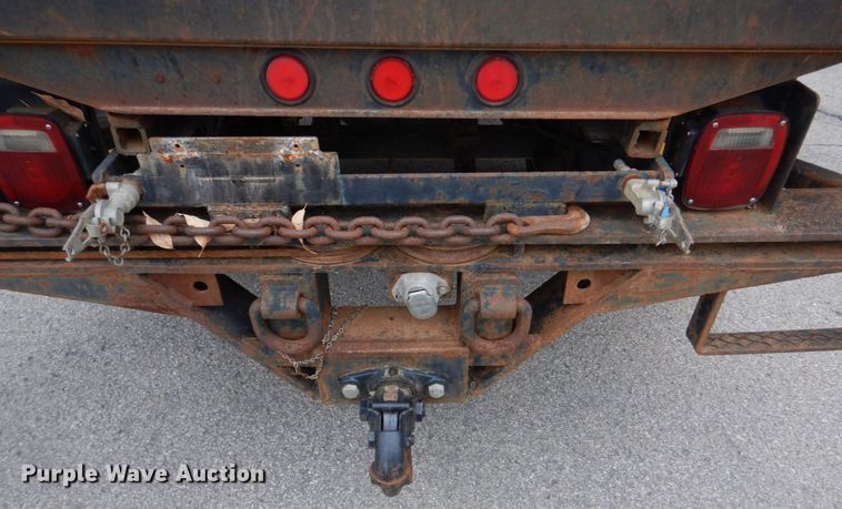 image for item DH8134 2001 International 4900  flatbed truck