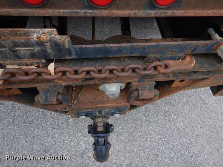 image for item DH8134 2001 International 4900  flatbed truck