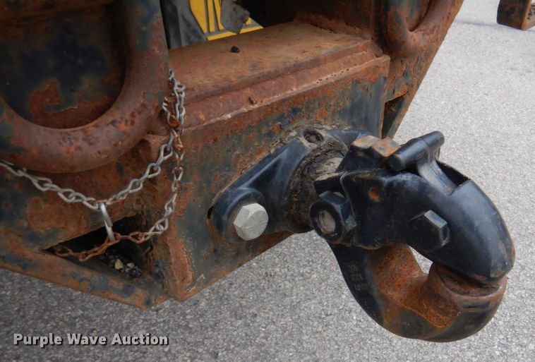 image for item DH8134 2001 International 4900  flatbed truck