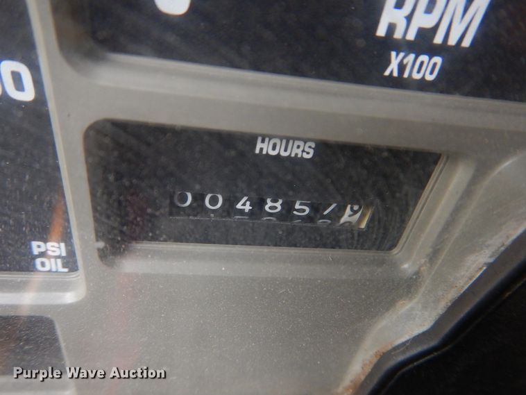 image for item DH8134 2001 International 4900  flatbed truck