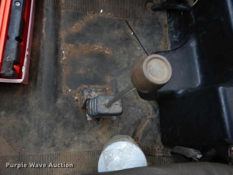 image for item DH8134 2001 International 4900  flatbed truck