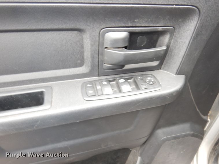 image for item DH8800 2017 Dodge Ram 1500  Crew Cab pickup truck