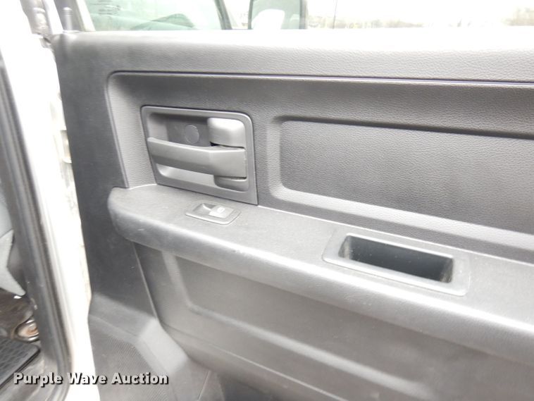 image for item DH8800 2017 Dodge Ram 1500  Crew Cab pickup truck