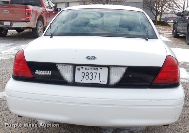 image for item DH8805 2003 Ford Crown Victoria Police Interceptor