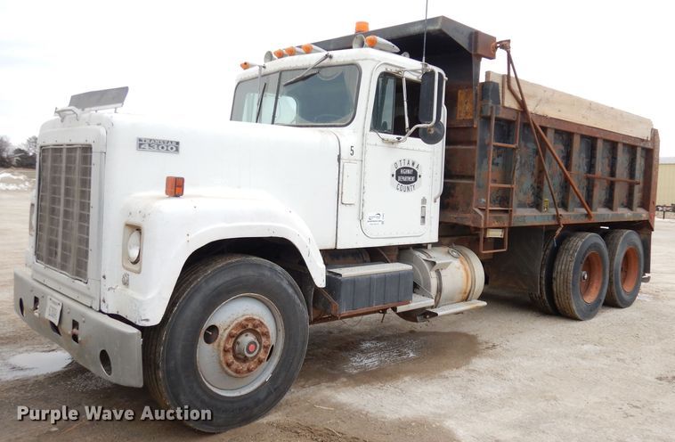 image for item DH8808 1983 International Transtar 4300  dump truck