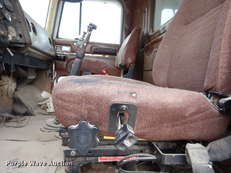 image for item DH8808 1983 International Transtar 4300  dump truck