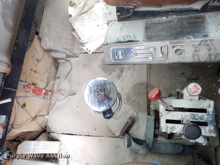 image for item DH8808 1983 International Transtar 4300  dump truck