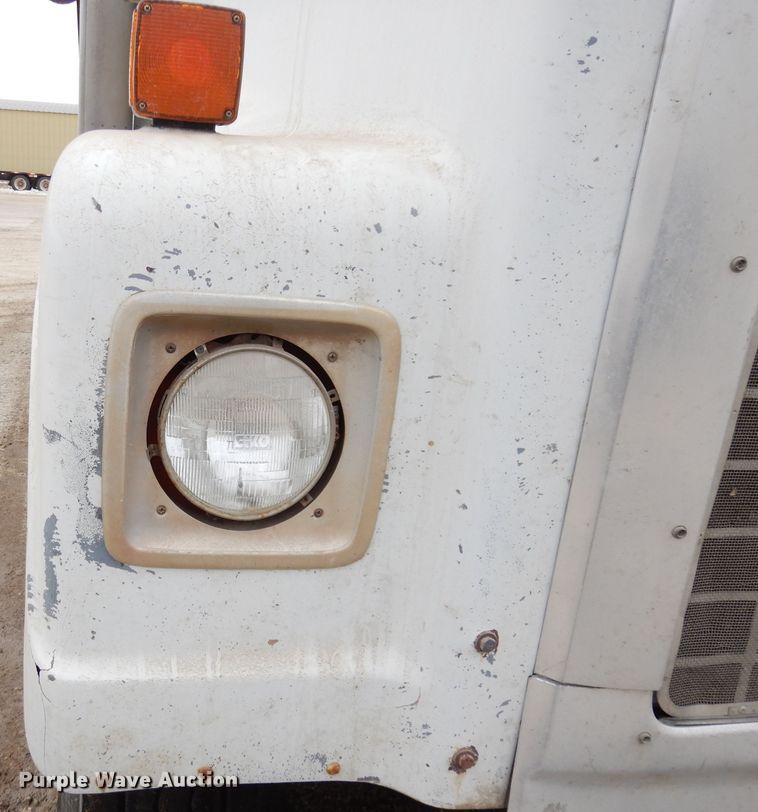 image for item DH8808 1983 International Transtar 4300  dump truck