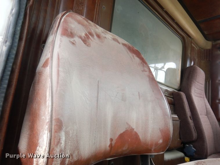 image for item DH8808 1983 International Transtar 4300  dump truck