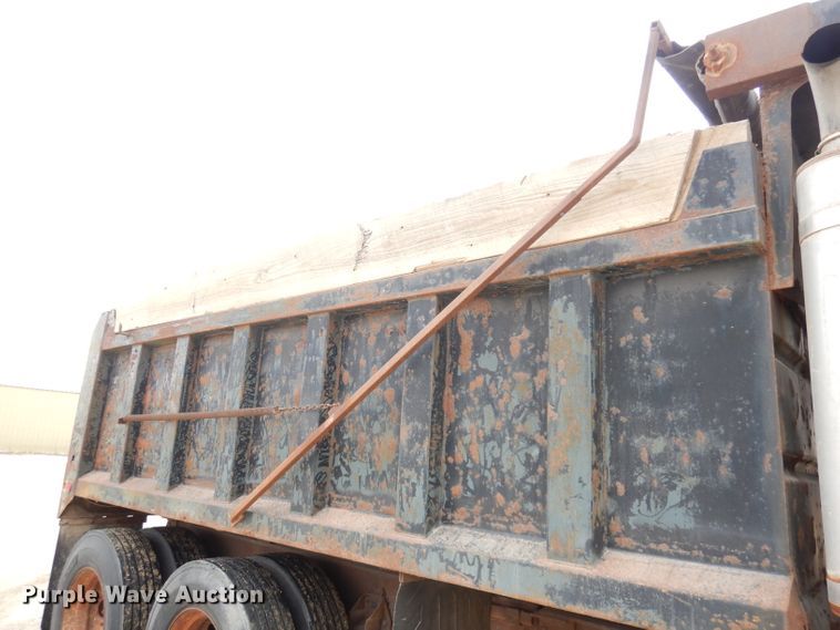 image for item DH8808 1983 International Transtar 4300  dump truck