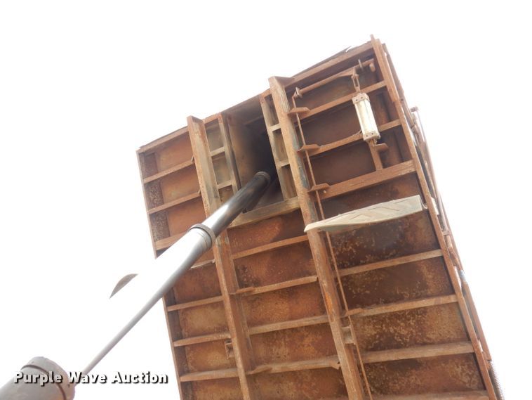 image for item DH8808 1983 International Transtar 4300  dump truck