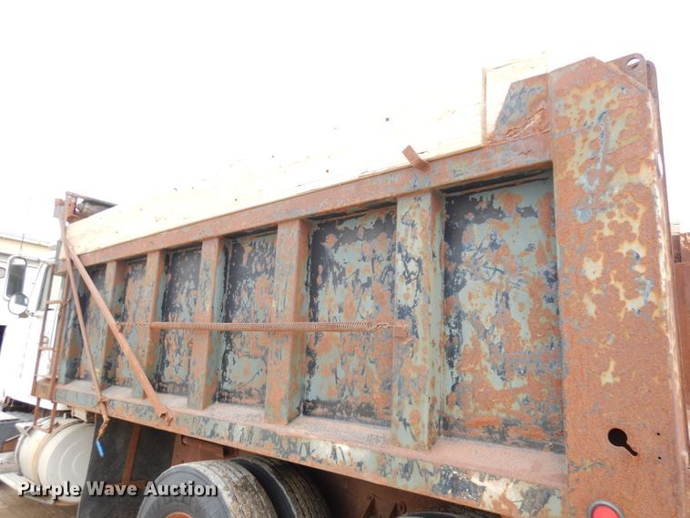 image for item DH8808 1983 International Transtar 4300  dump truck