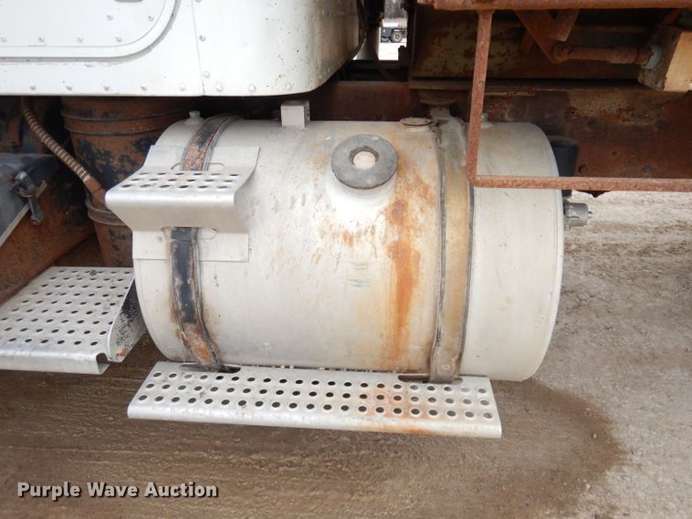 image for item DH8808 1983 International Transtar 4300  dump truck