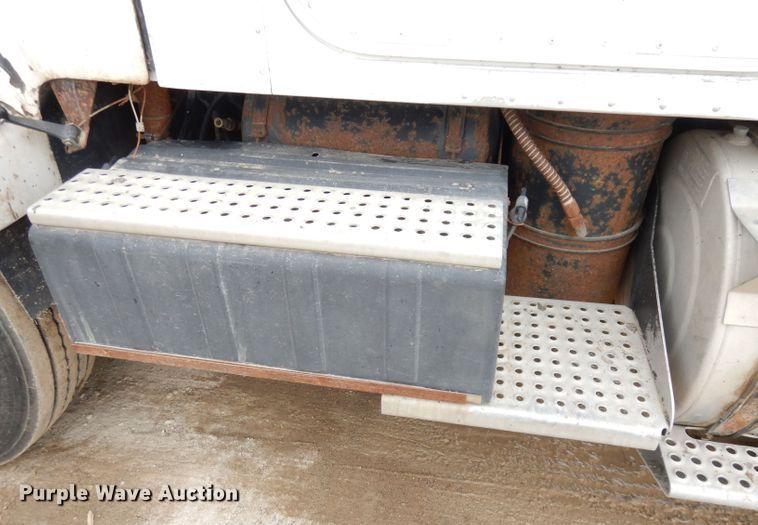 image for item DH8808 1983 International Transtar 4300  dump truck