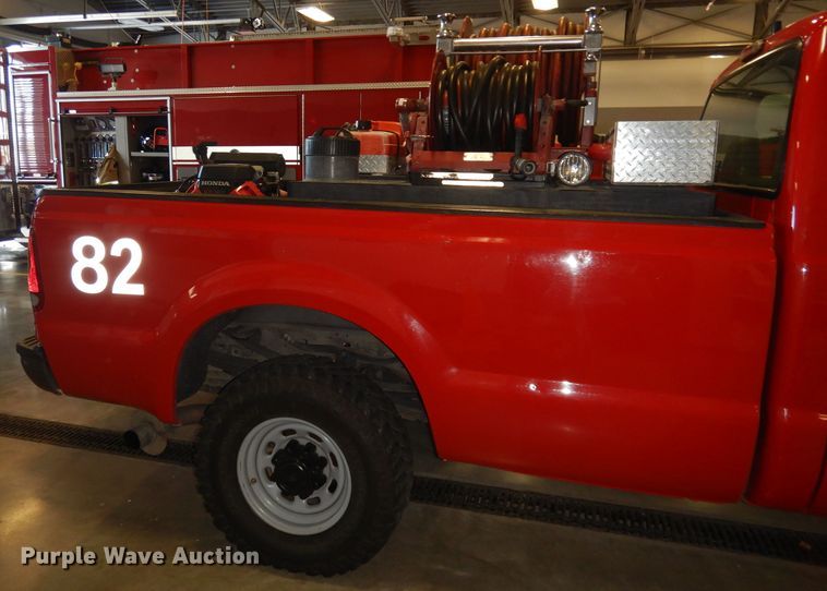 image for item DH8809 2002 Ford F350 Super Duty XL  brush fire truck