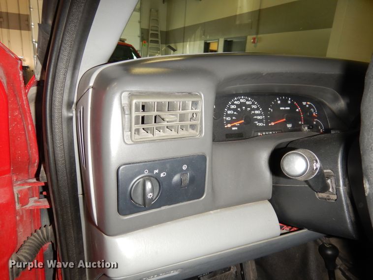 image for item DH8809 2002 Ford F350 Super Duty XL  brush fire truck