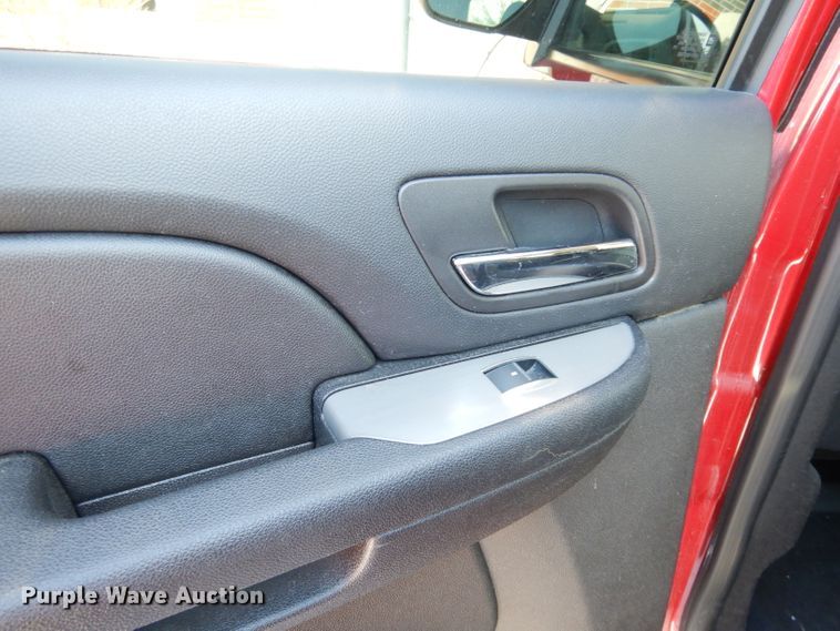 image for item DH8810 2013 Chevrolet Tahoe  SUV