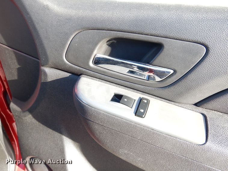 image for item DH8810 2013 Chevrolet Tahoe  SUV